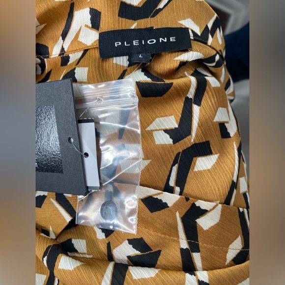 PLEIONE NWOT L Stylish Gold Brown Carmel Abstract Patterned Women's Top - Picture 8 of 13